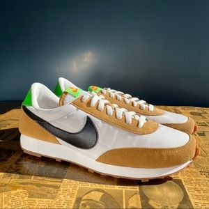 Nike Daybreak Wheat/Black Phantom Women CK2351-700